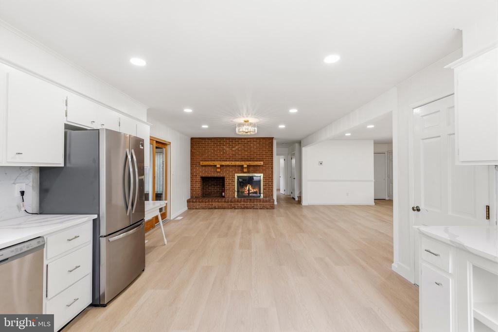 6783 SUNNYBROOK DRIVE