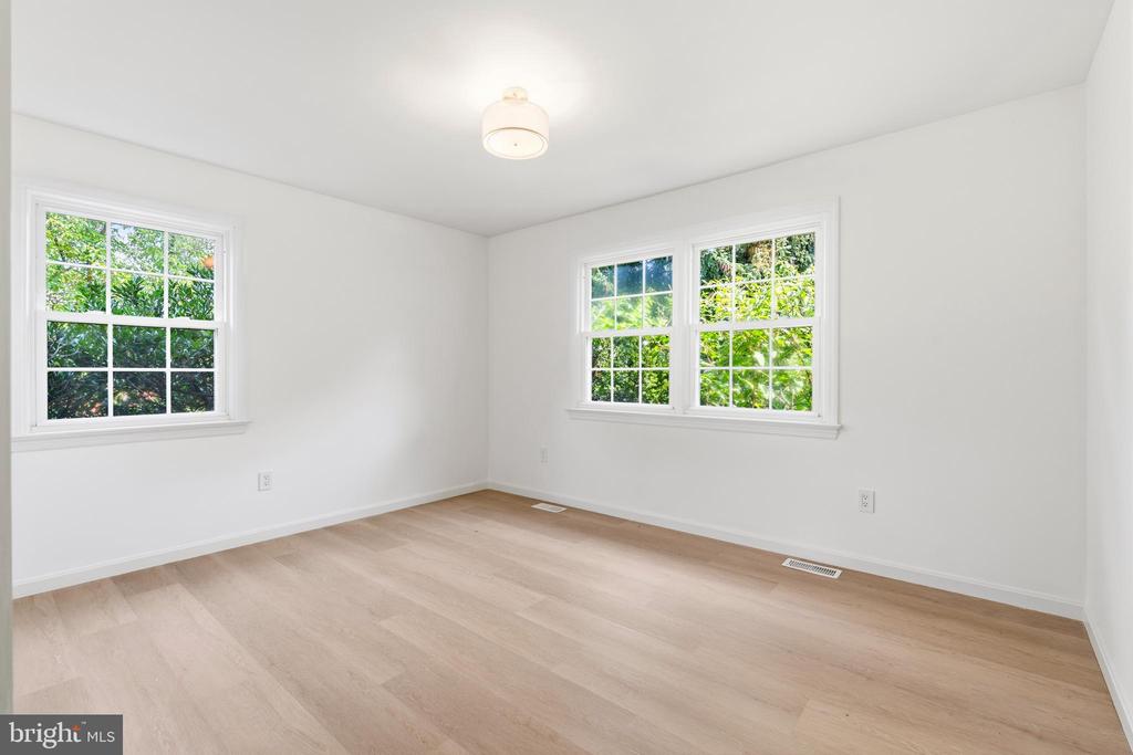 6783 SUNNYBROOK DRIVE