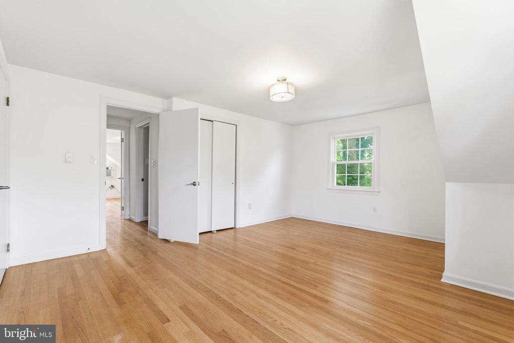 6783 SUNNYBROOK DRIVE