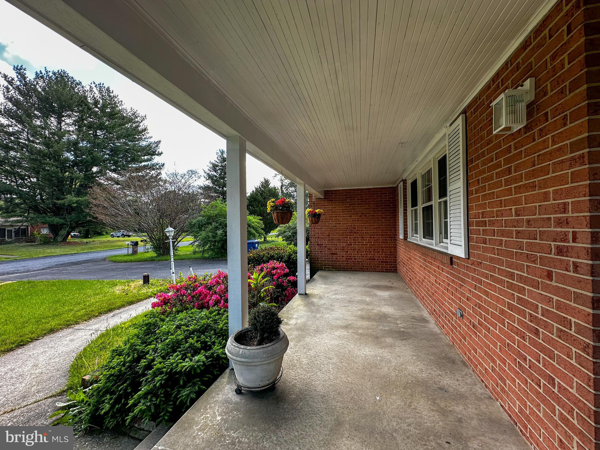 6783 SUNNYBROOK DRIVE
