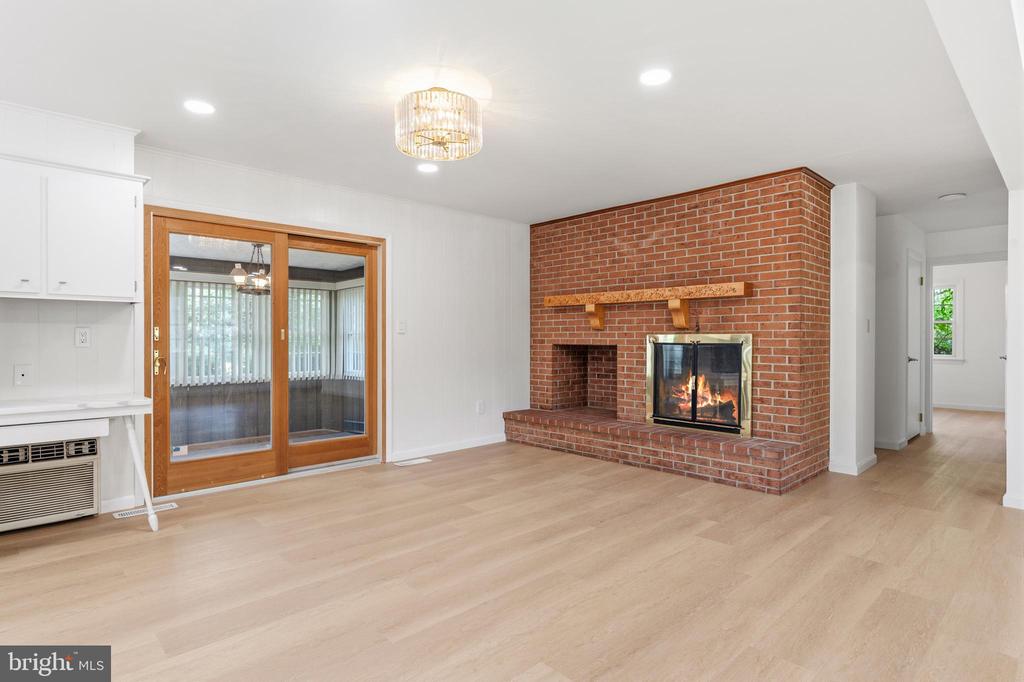 6783 SUNNYBROOK DRIVE