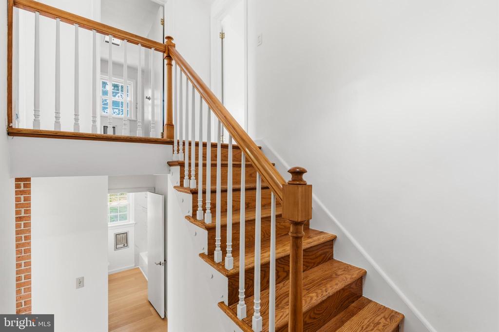 6783 SUNNYBROOK DRIVE
