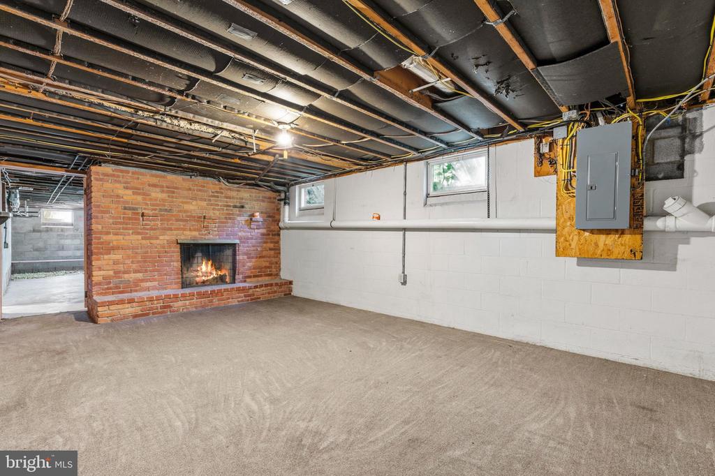 6783 SUNNYBROOK DRIVE