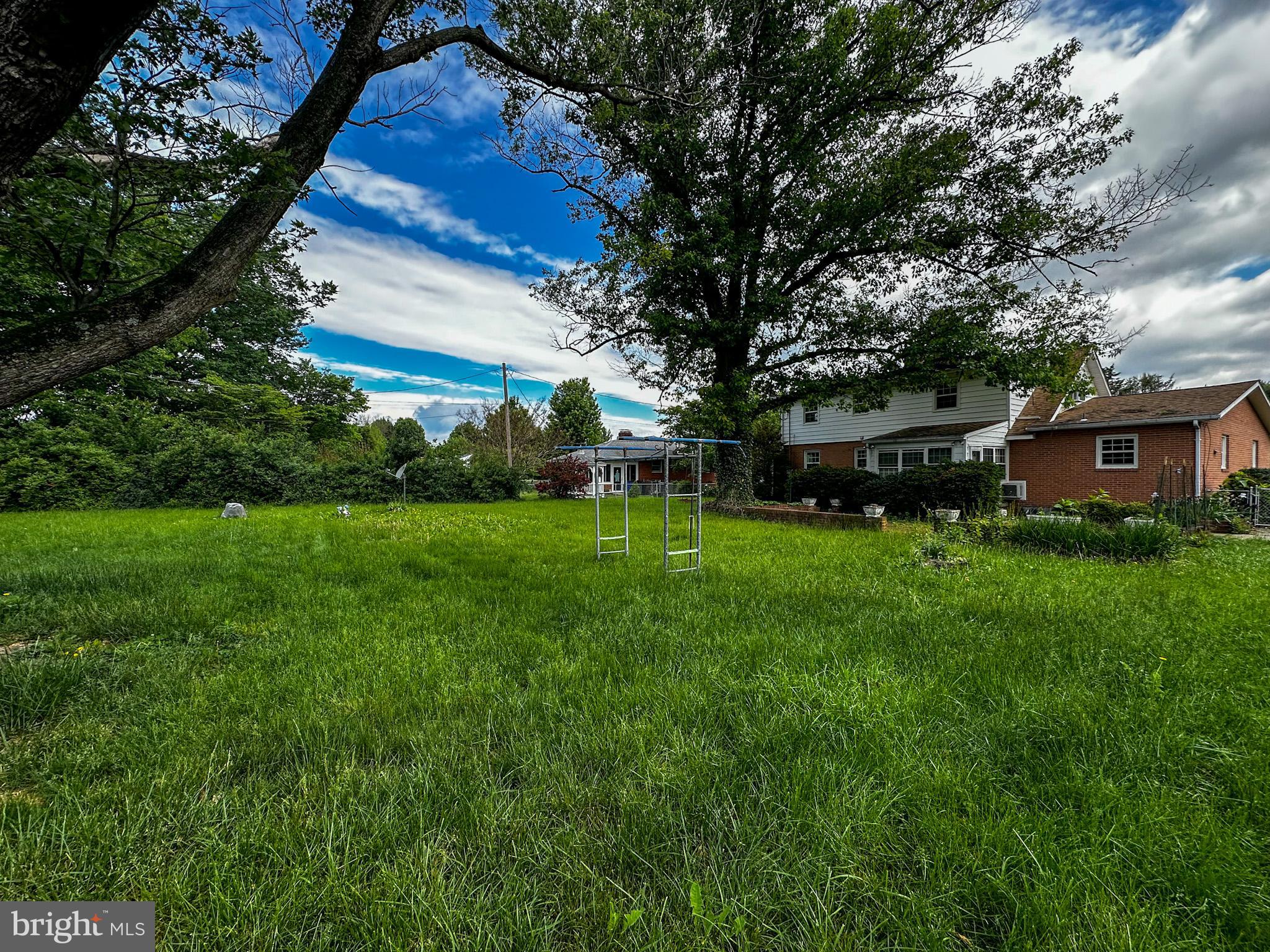 6783 SUNNYBROOK DRIVE
