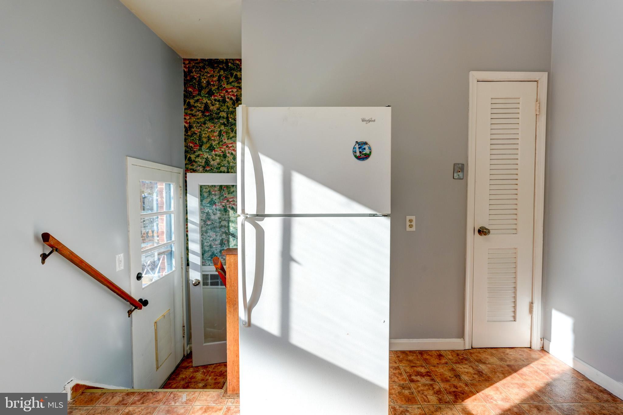 4 ROSANNE LANE