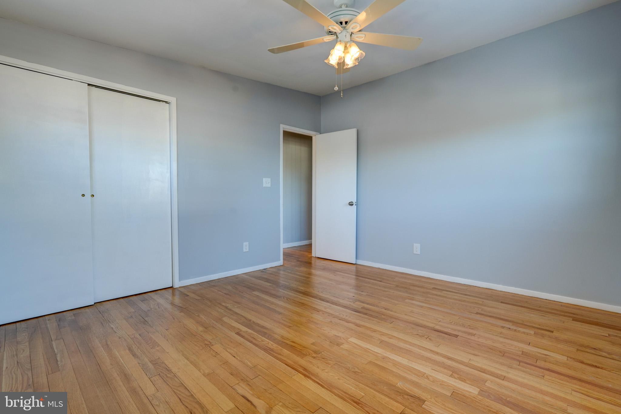 4 ROSANNE LANE