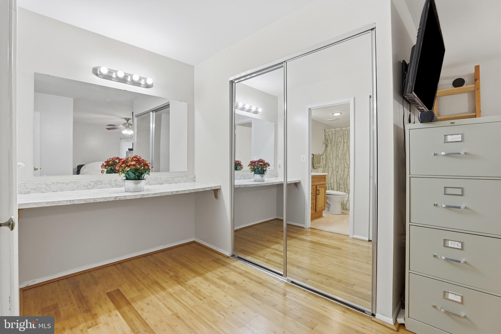 427 CHRISTOPHER AVENUE T-2