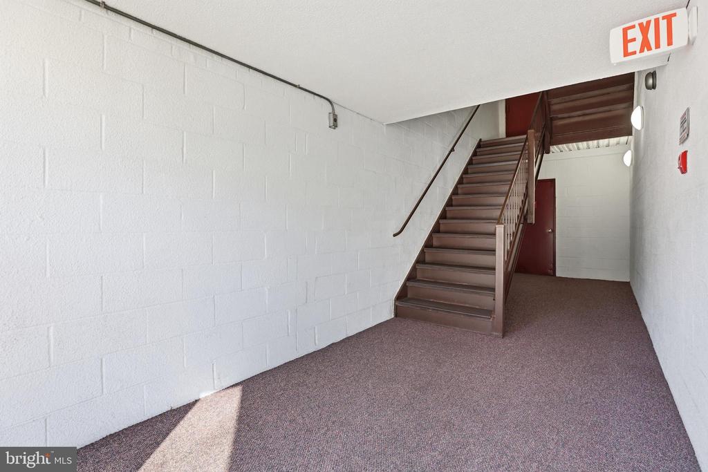 427 CHRISTOPHER AVENUE T-2