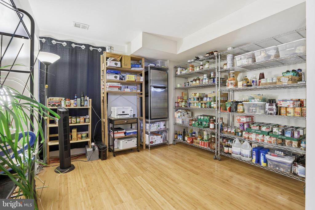 427 CHRISTOPHER AVENUE T-2