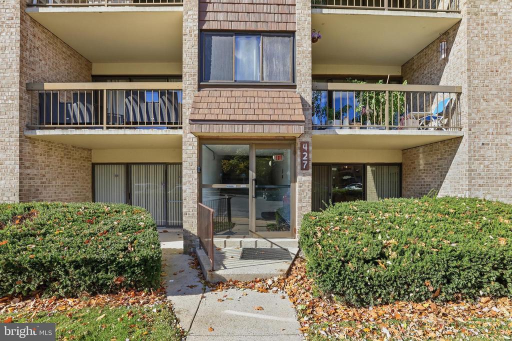 427 CHRISTOPHER AVENUE T-2