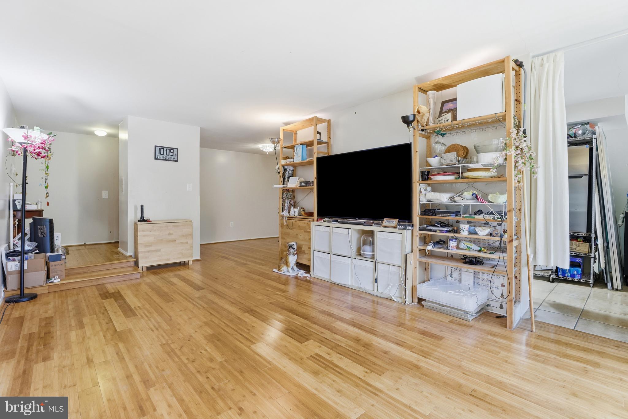 427 CHRISTOPHER AVENUE T-2