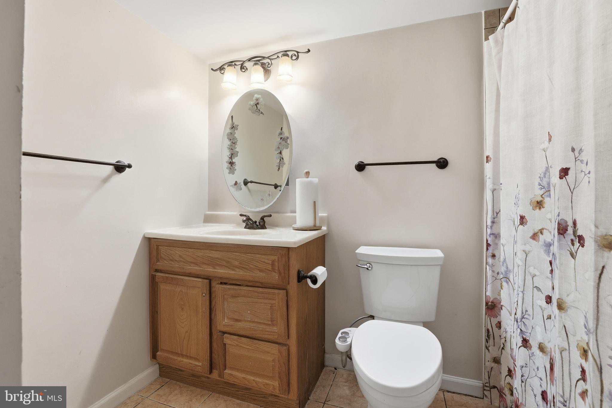 427 CHRISTOPHER AVENUE T-2