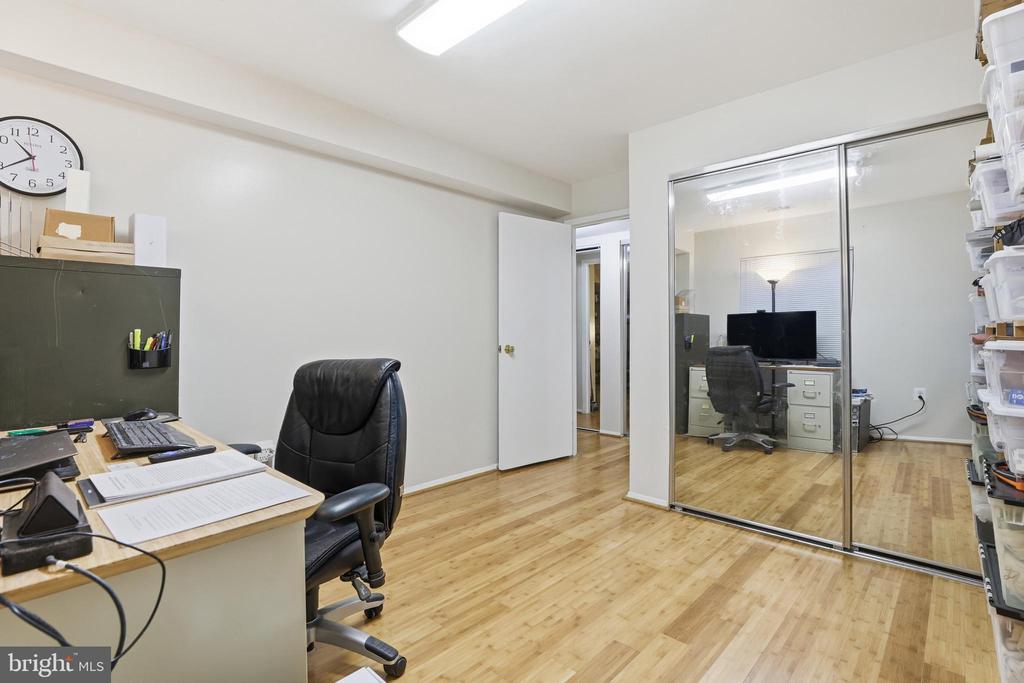 427 CHRISTOPHER AVENUE T-2