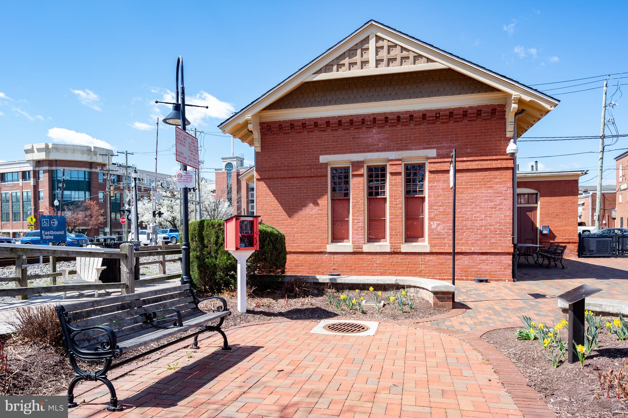 124 WOODLAND ROAD