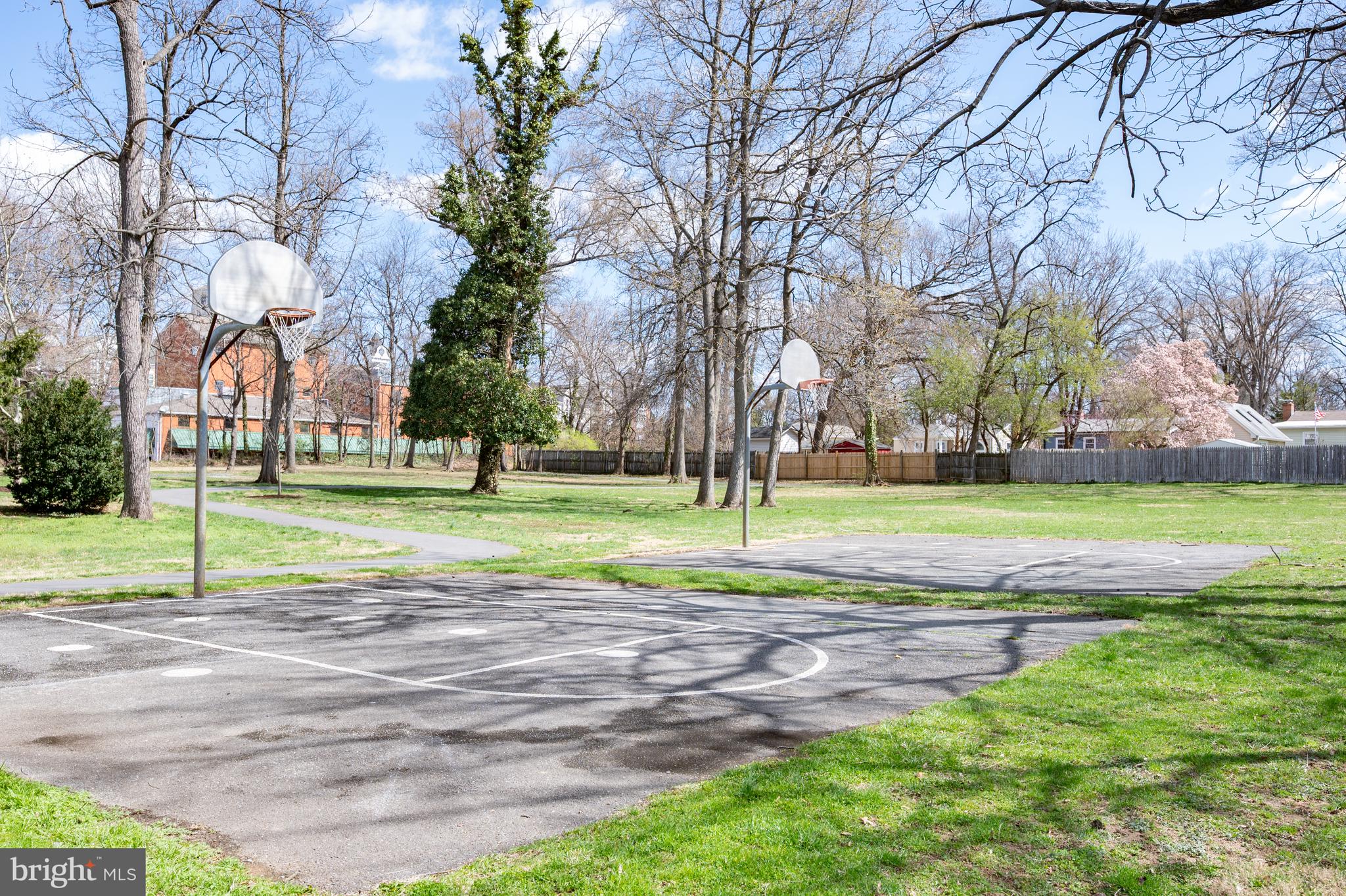 124 WOODLAND ROAD