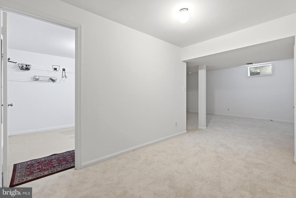 12423 LOFT LANE