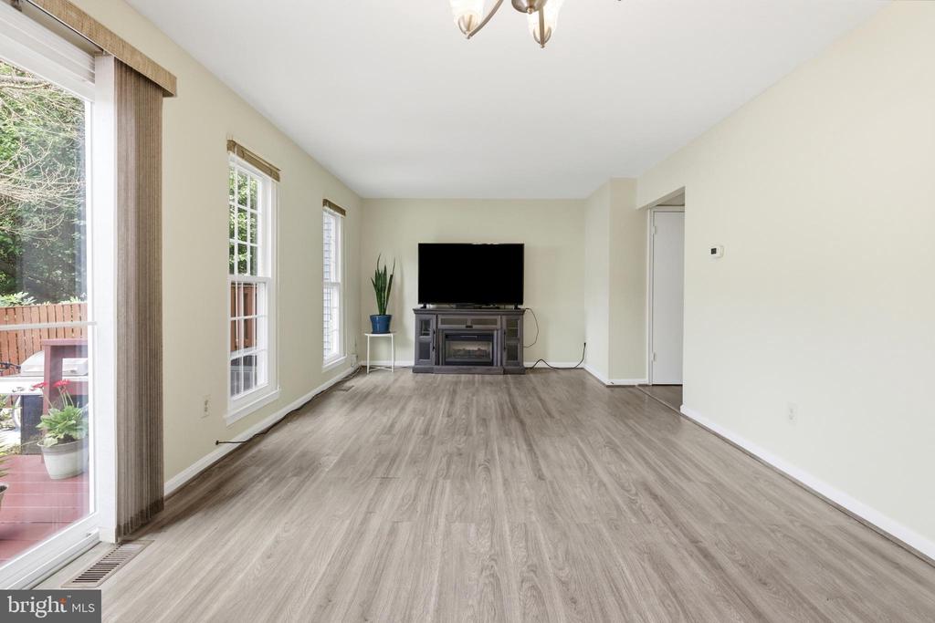 12423 LOFT LANE