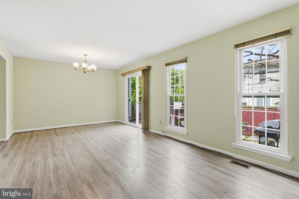 12423 LOFT LANE