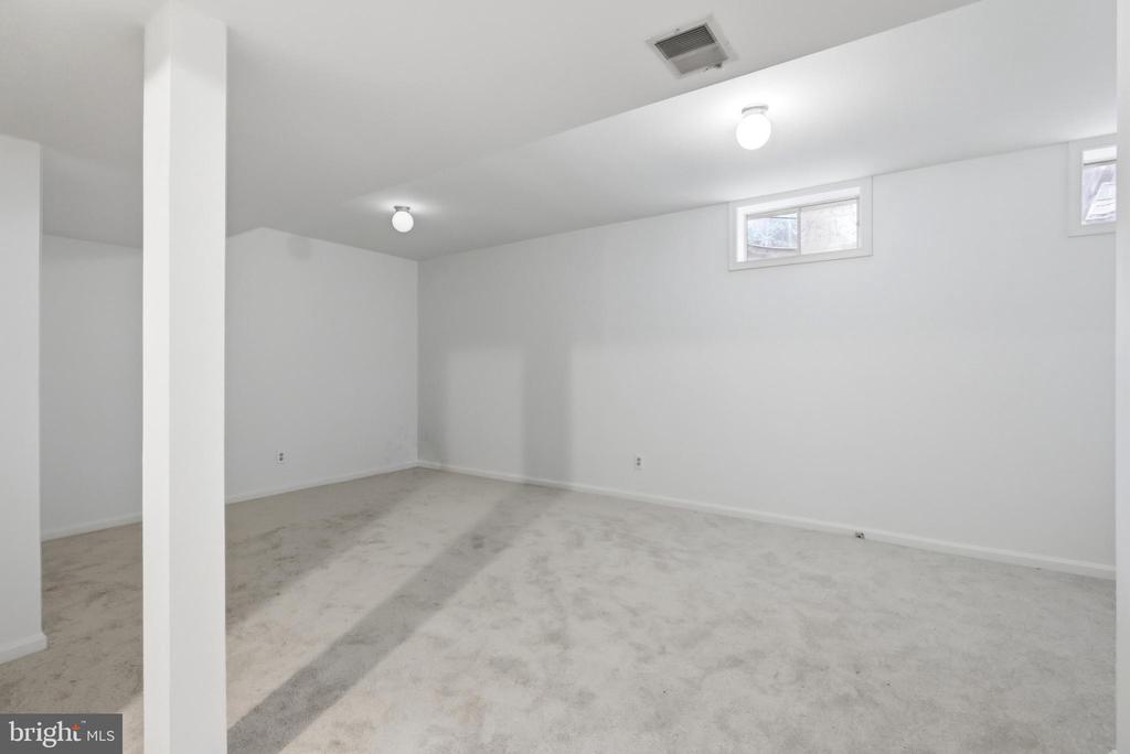 12423 LOFT LANE