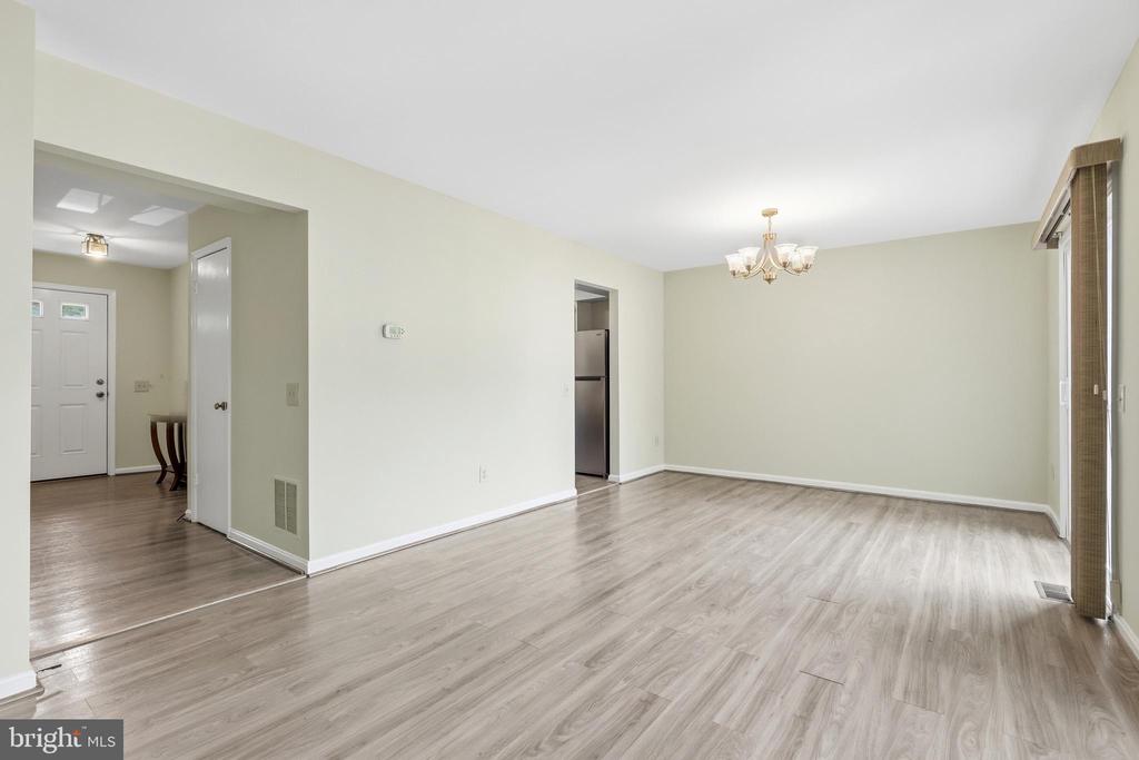 12423 LOFT LANE