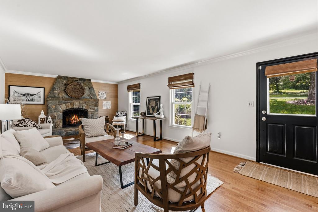 26135 VIEWLAND DRIVE