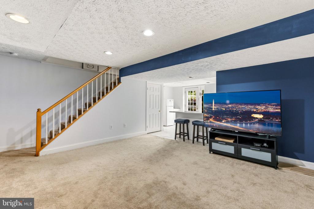 26135 VIEWLAND DRIVE