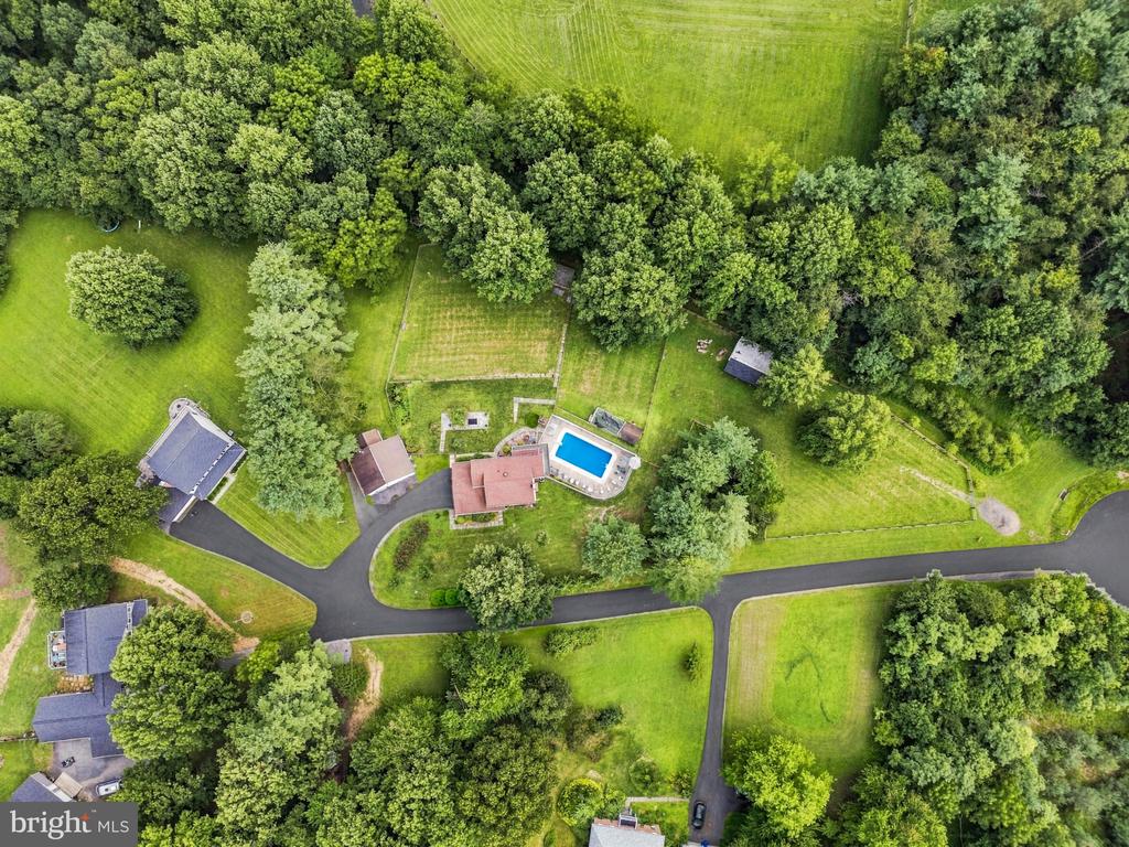 26135 VIEWLAND DRIVE