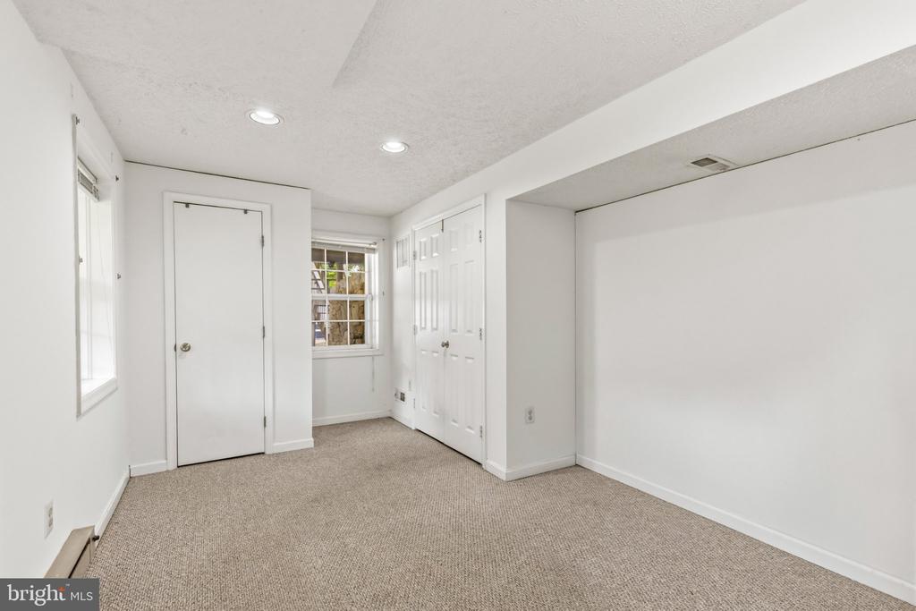 26135 VIEWLAND DRIVE