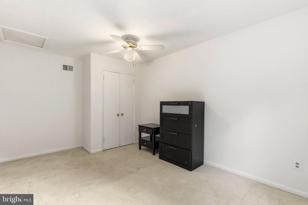 26135 VIEWLAND DRIVE