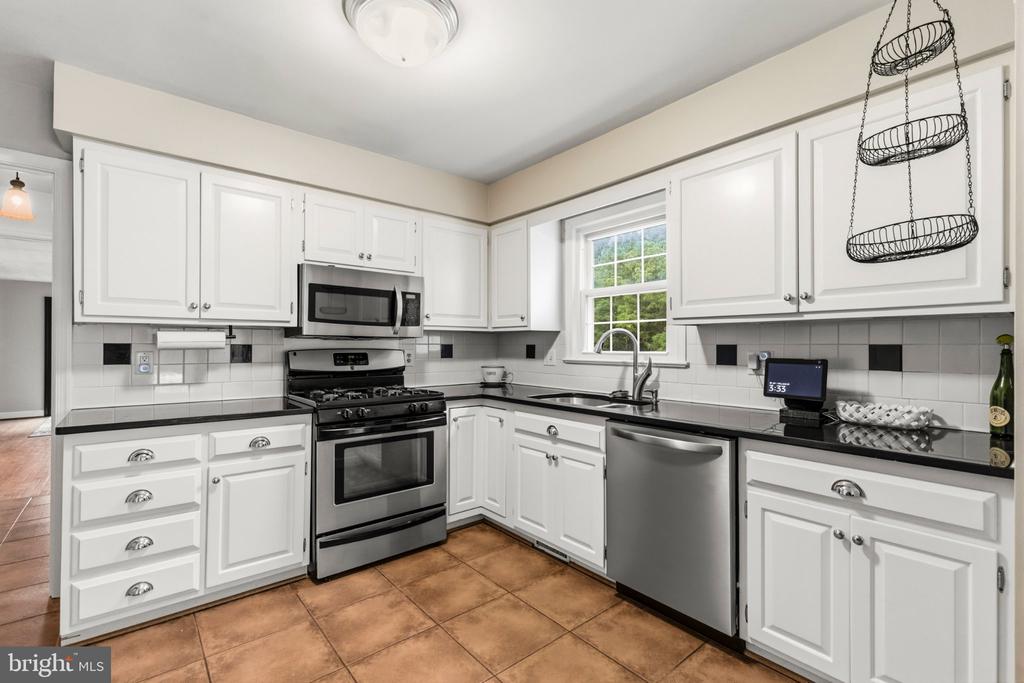 26135 VIEWLAND DRIVE