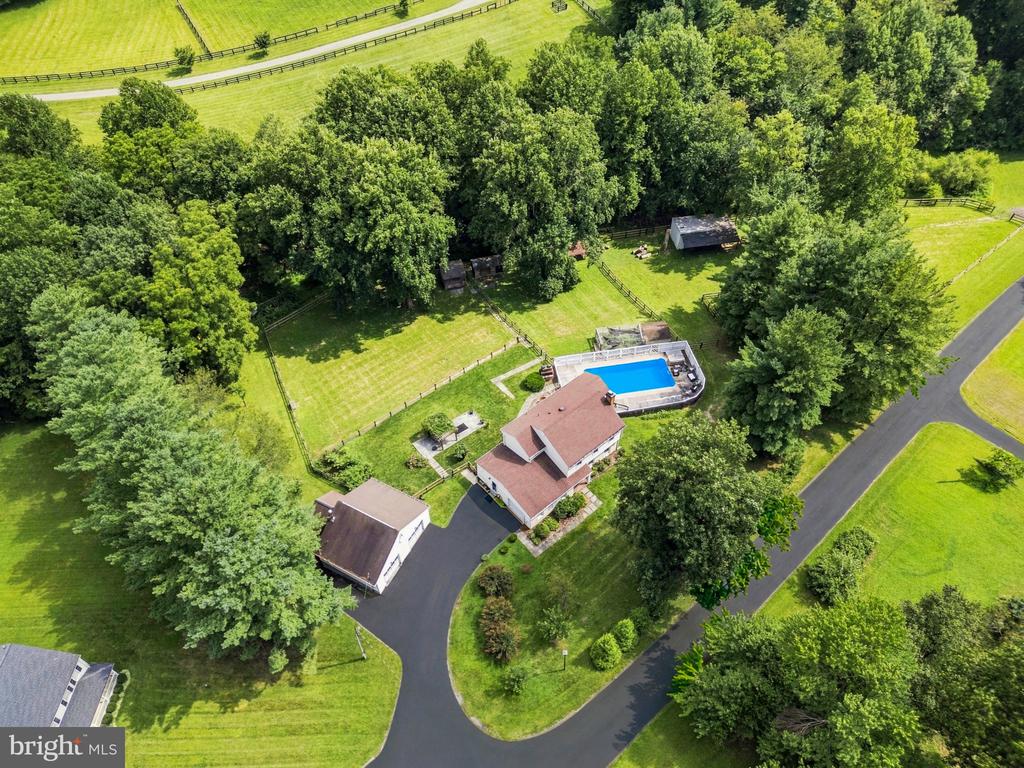 26135 VIEWLAND DRIVE