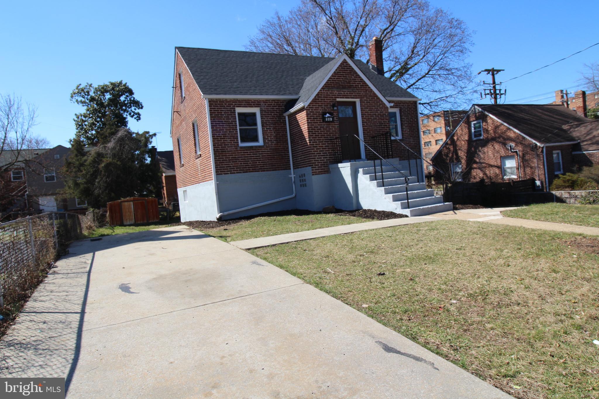803 COX AVENUE