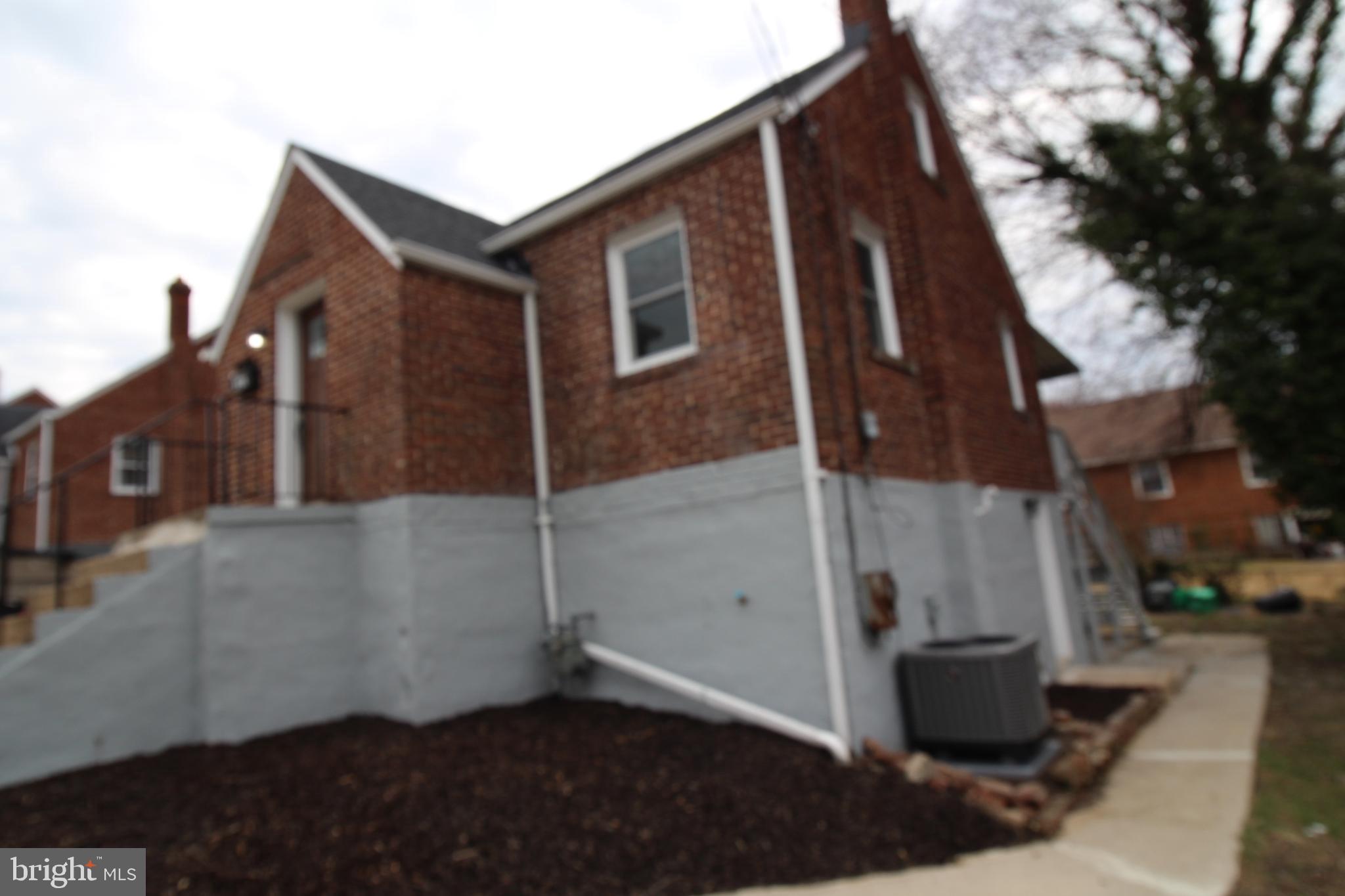 803 COX AVENUE