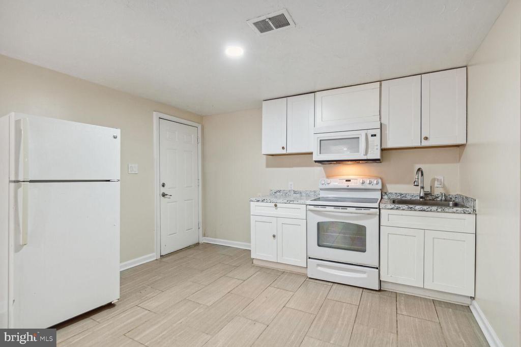 6600 GREENVALE PARKWAY