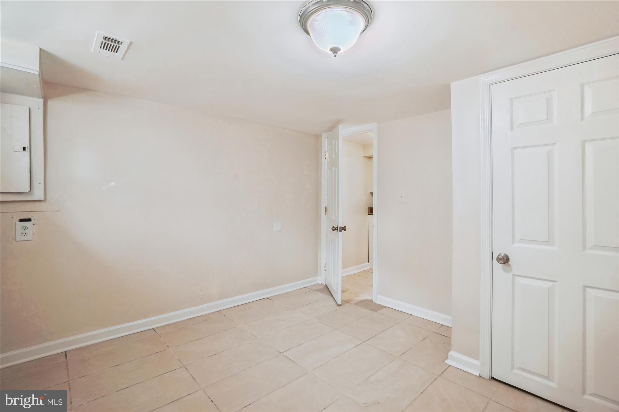 9121 LANHAM SEVERN ROAD
