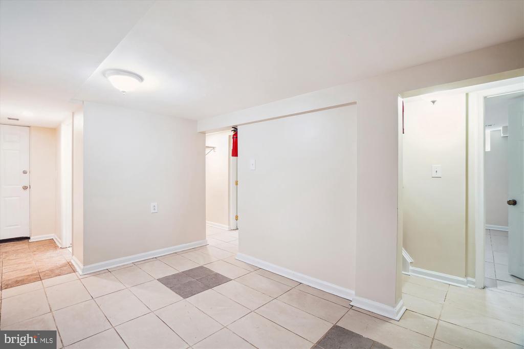 9121 LANHAM SEVERN ROAD