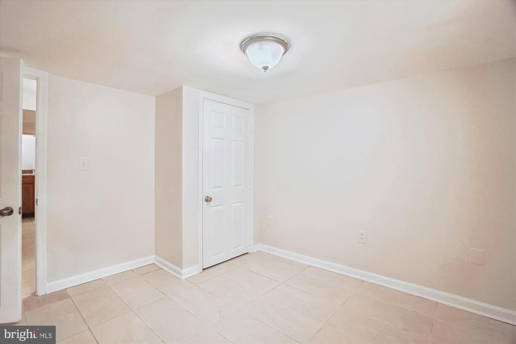 9121 LANHAM SEVERN ROAD