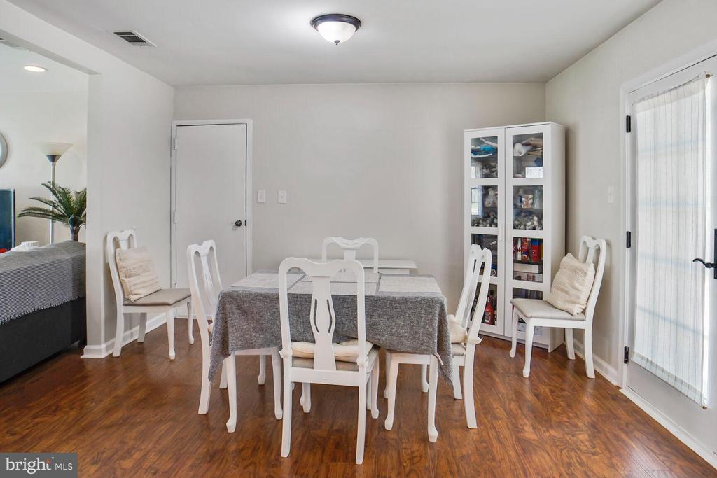 10400 RAMBLING HILL COURT