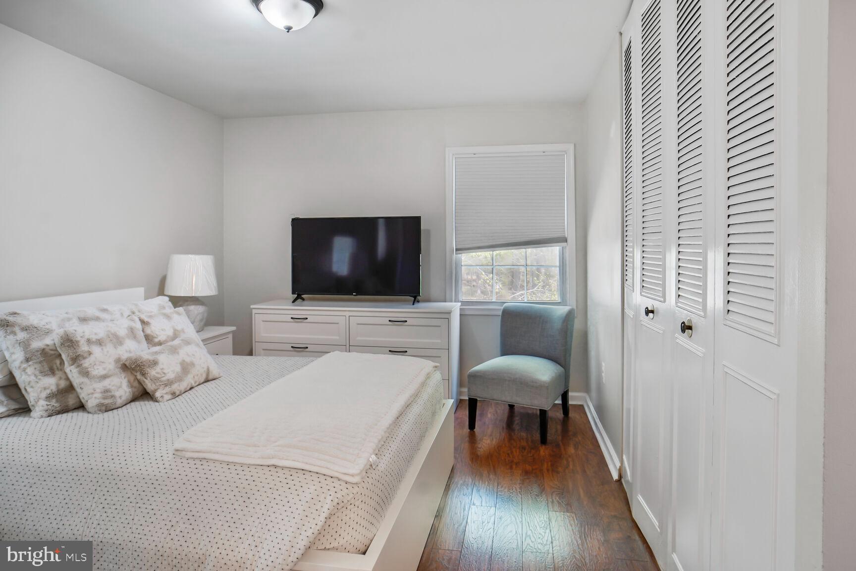 10400 RAMBLING HILL COURT