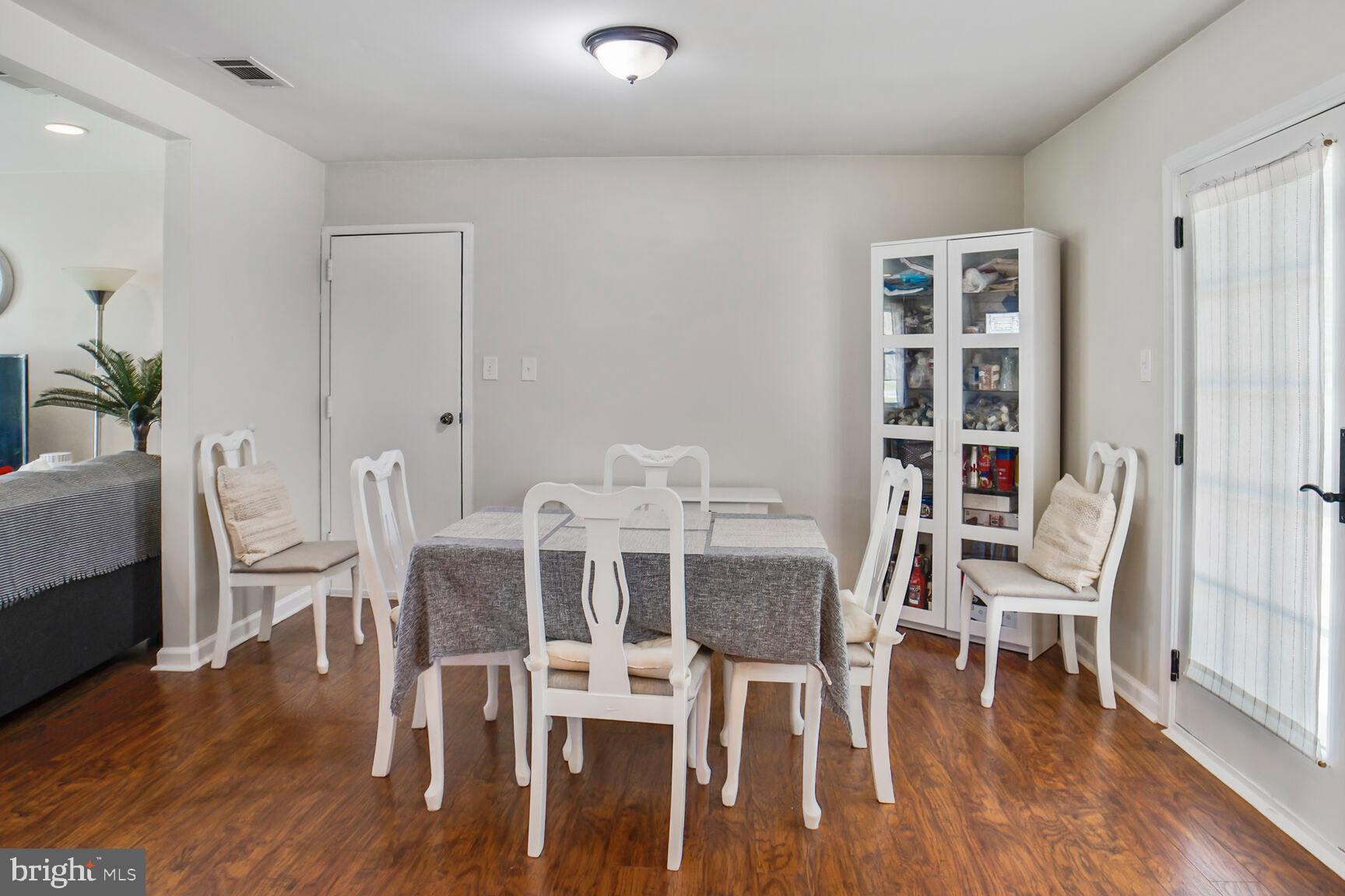 10400 RAMBLING HILL COURT