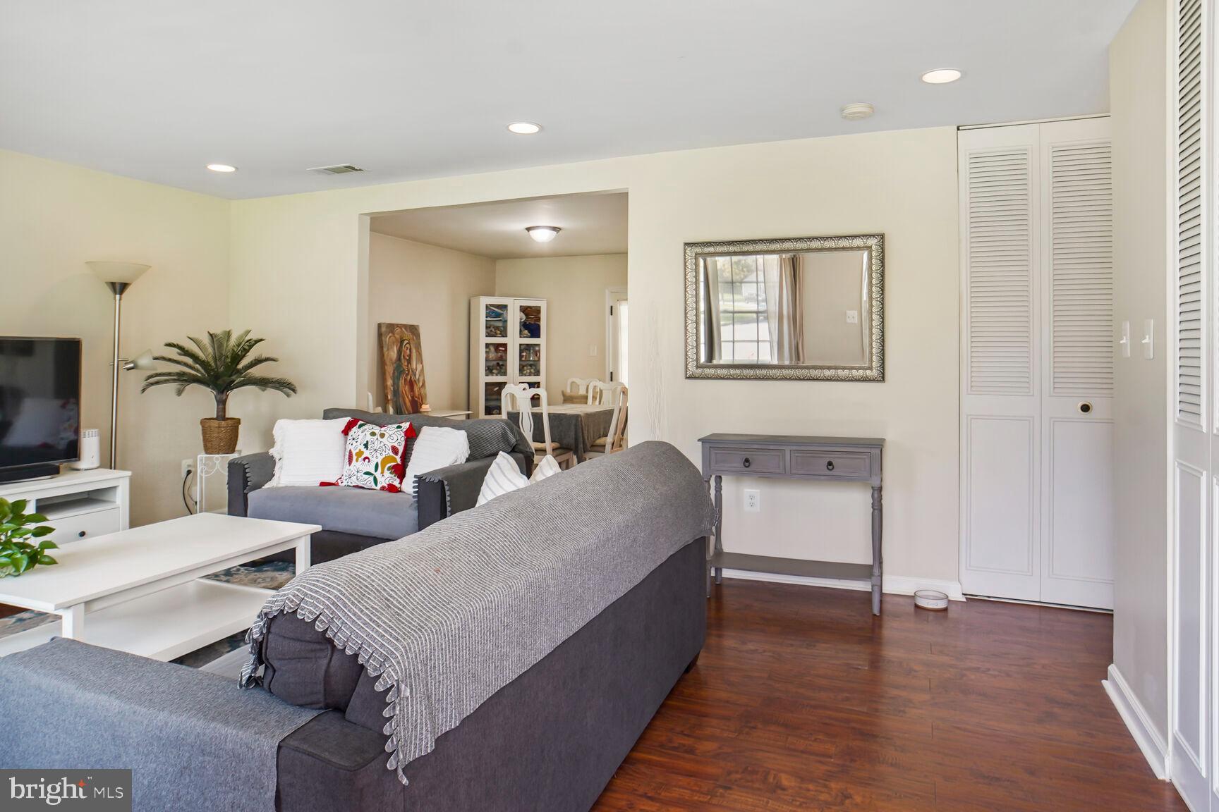 10400 RAMBLING HILL COURT