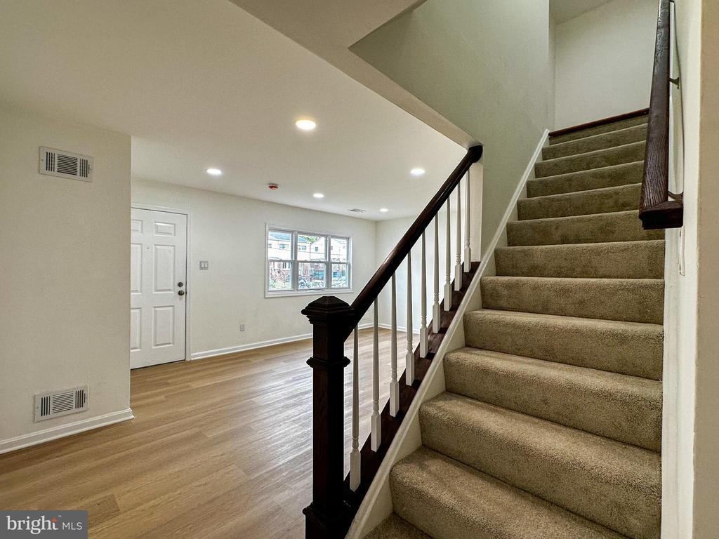 2208 COLUMBIA PLACE