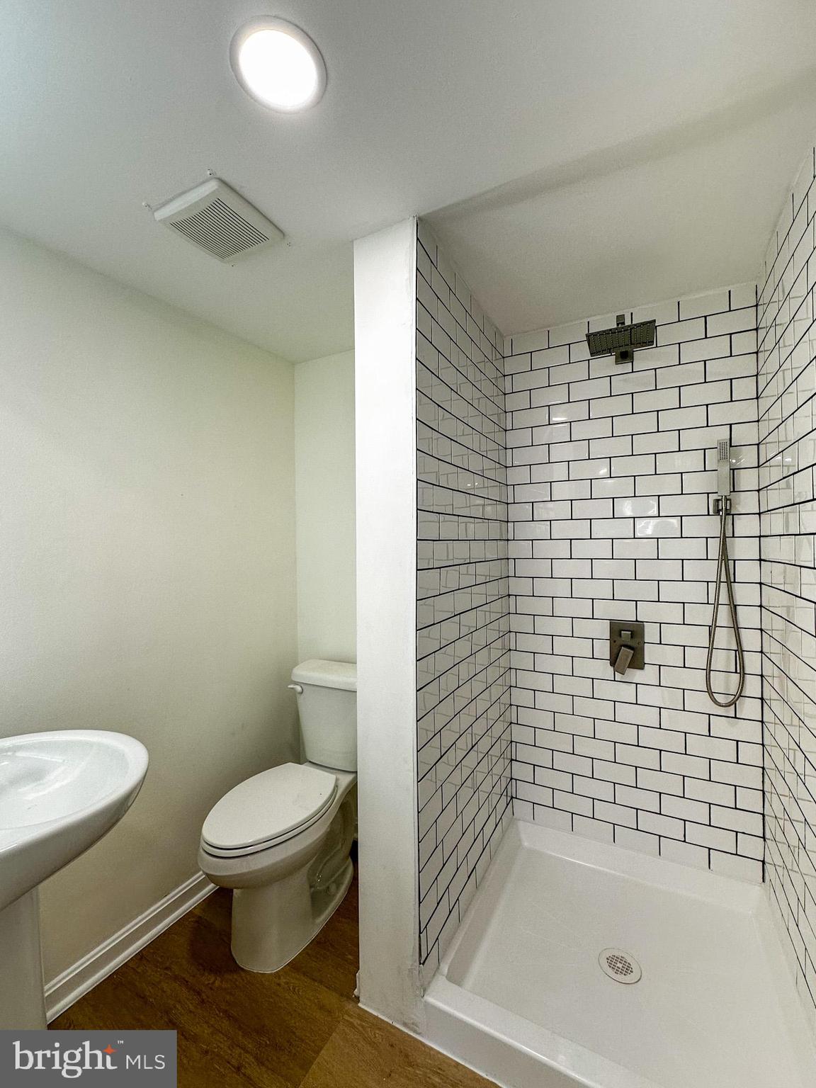 2208 COLUMBIA PLACE