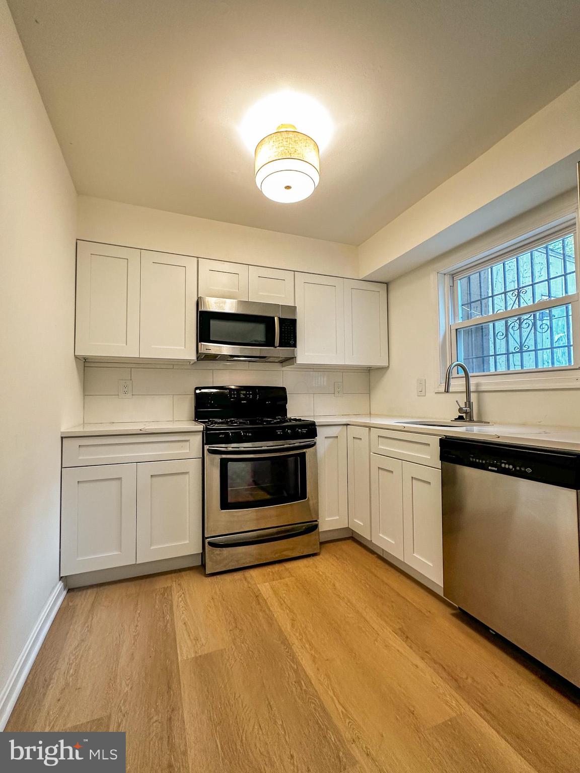 2208 COLUMBIA PLACE