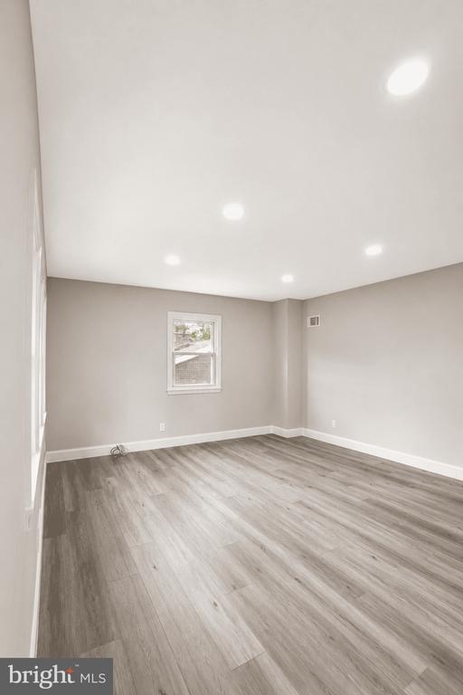6308 BARRS LANE