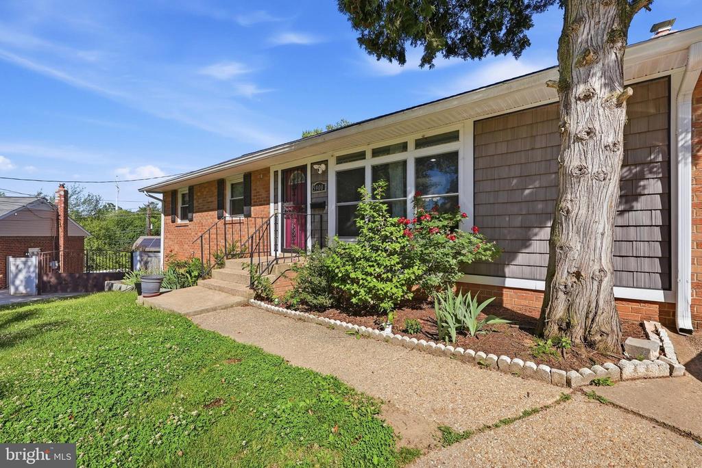 5900 WESTBROOK TERRACE