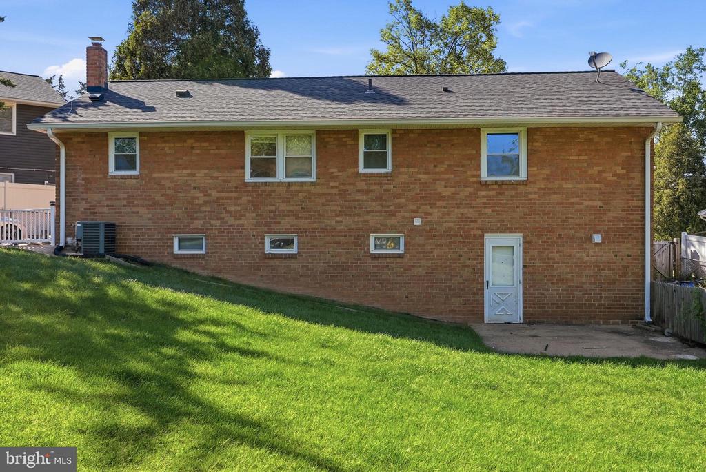 5900 WESTBROOK TERRACE
