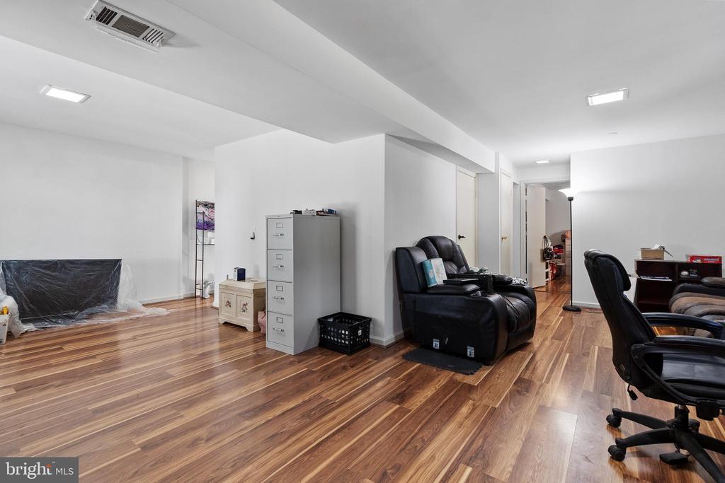 8623 PARK AVENUE