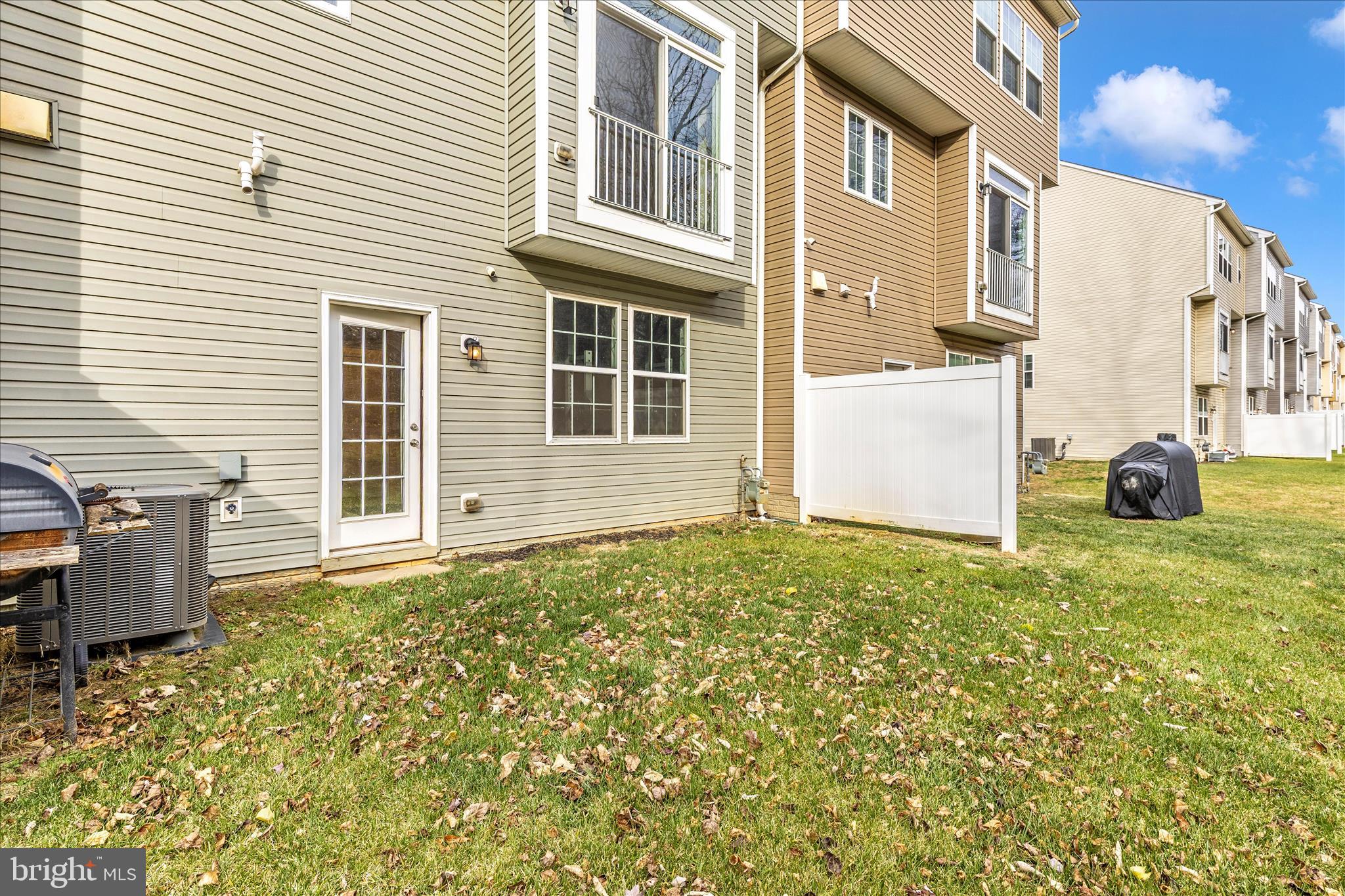 20213 CAPITAL LANE