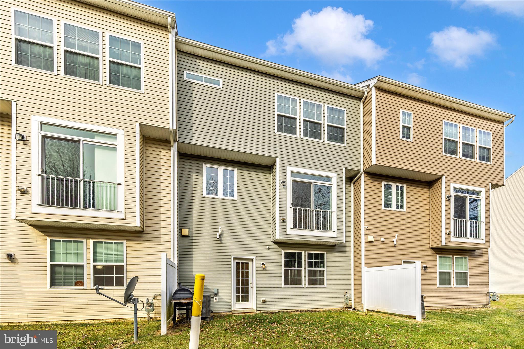 20213 CAPITAL LANE